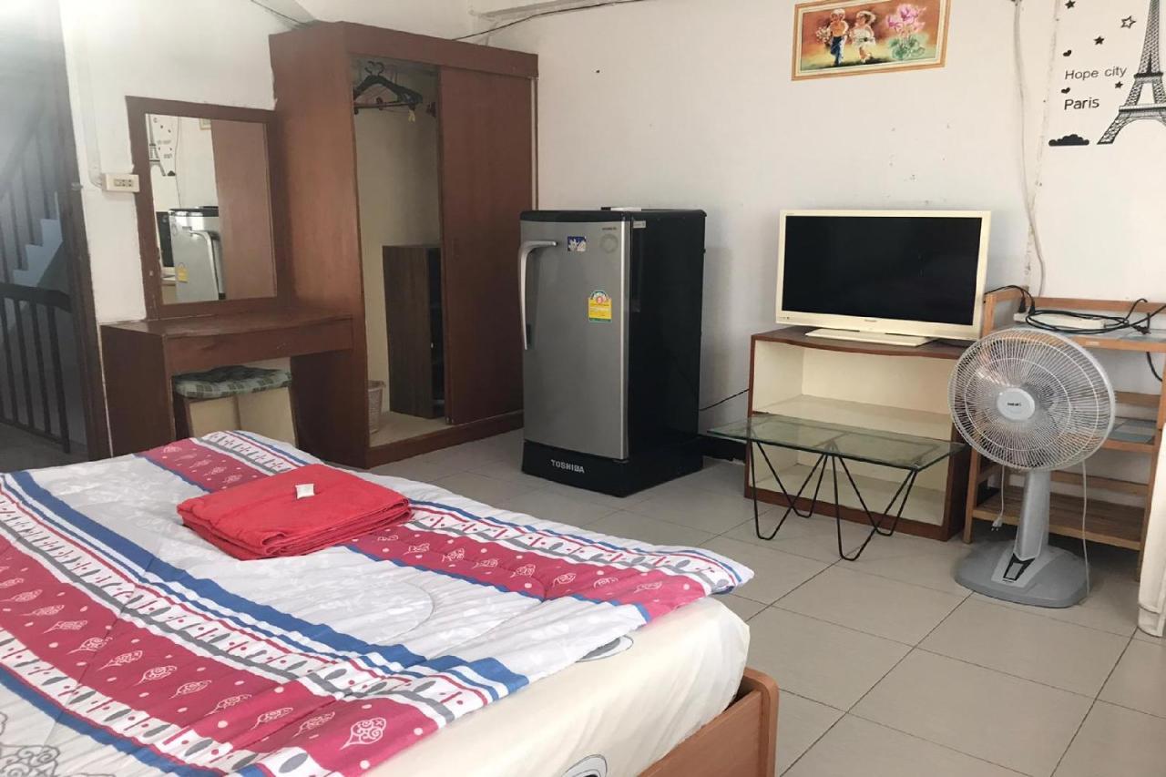 Hotel Oyo 1141 Ban Dao à Jomtien Beach Extérieur photo